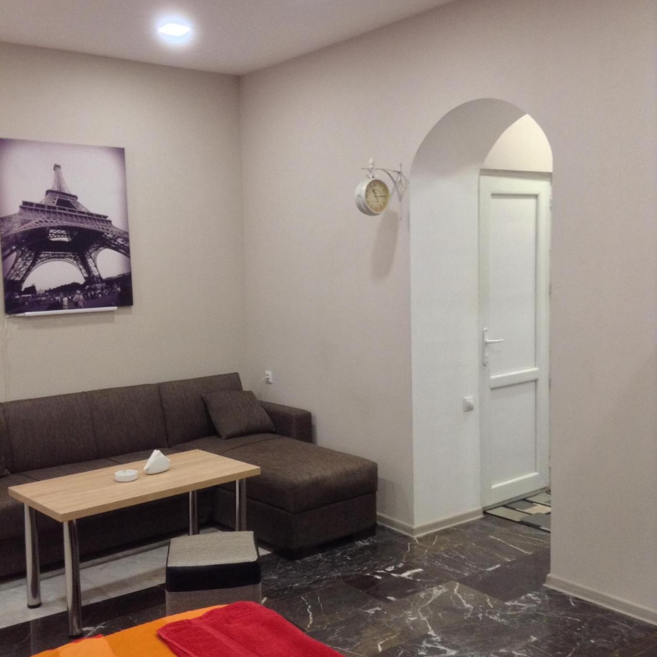 Luka Apartment Tbilisi ภายนอก รูปภาพ