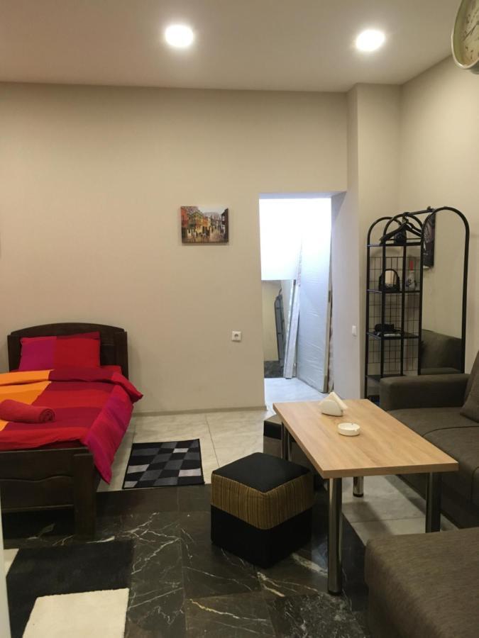 Luka Apartment Tbilisi ภายนอก รูปภาพ